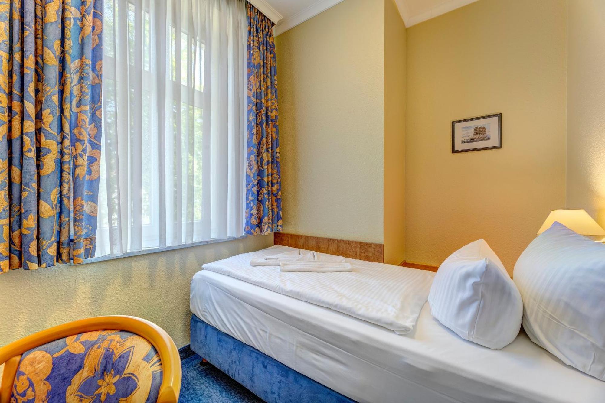 Haus Seeblick Hotel Garni & Ferienwohnungen Zinnowitz Luaran gambar