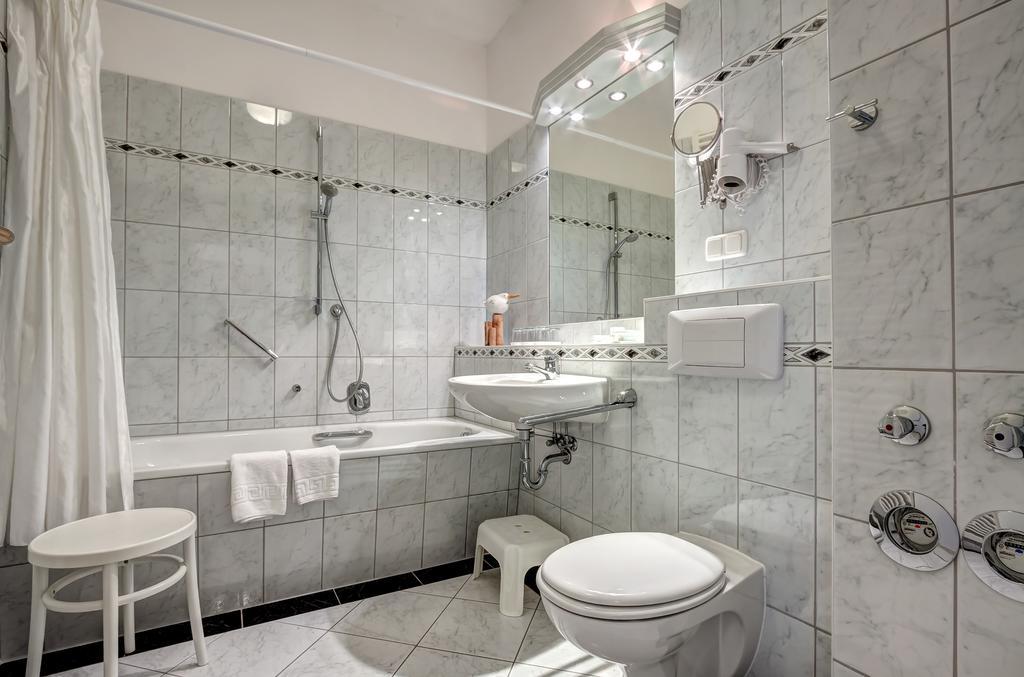 Haus Seeblick Hotel Garni & Ferienwohnungen Zinnowitz Luaran gambar