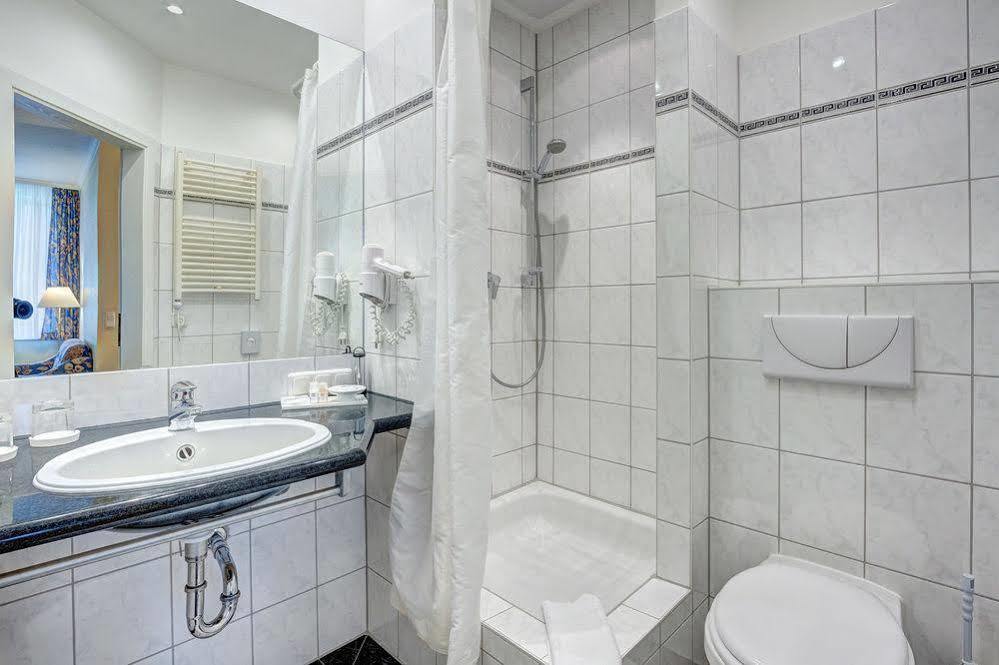 Haus Seeblick Hotel Garni & Ferienwohnungen Zinnowitz Luaran gambar